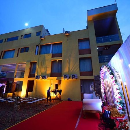 Hotel Airport Residency Bangalore Devanahalli Buitenkant foto